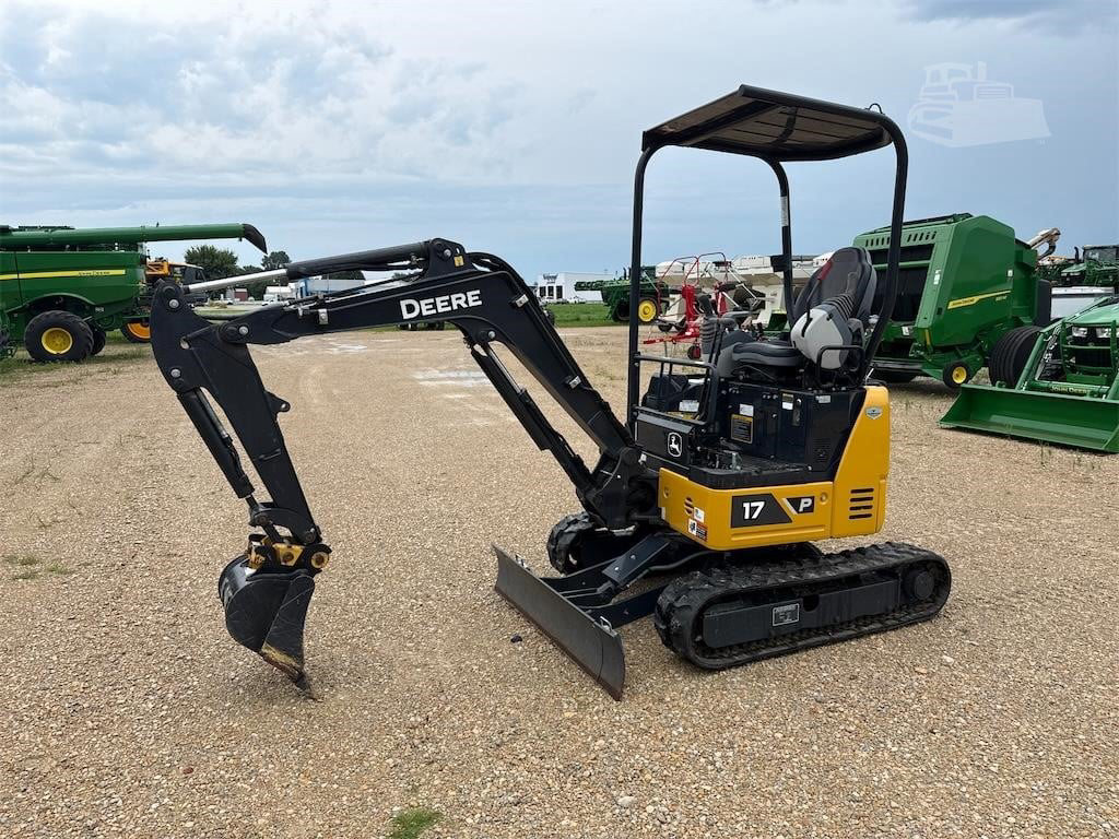 2024 Deere 17 P-TIER — stock ATE-0064 — photograph 1