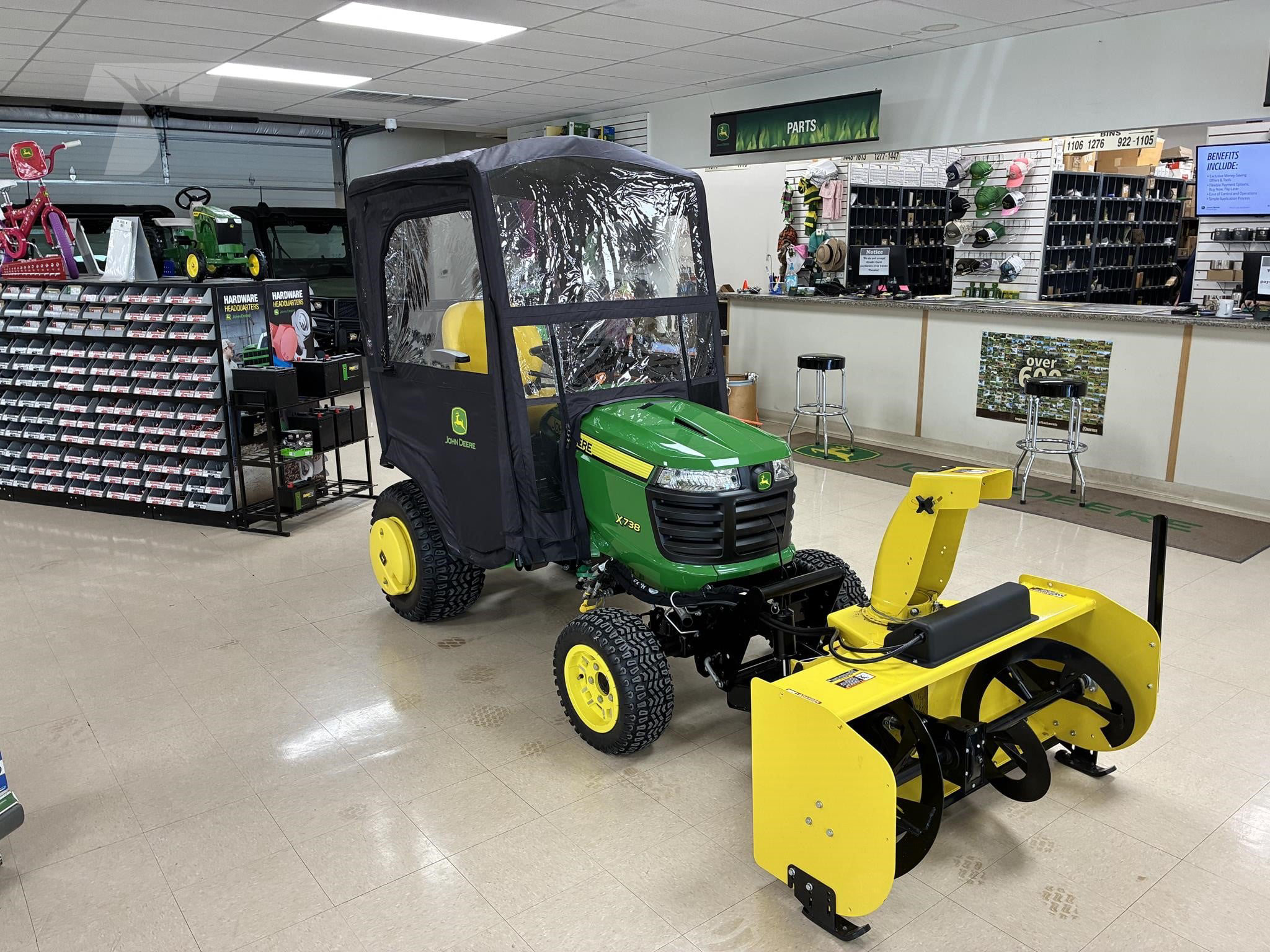 2023 John Deere X738 — stock ATE-0113 — photograph 1