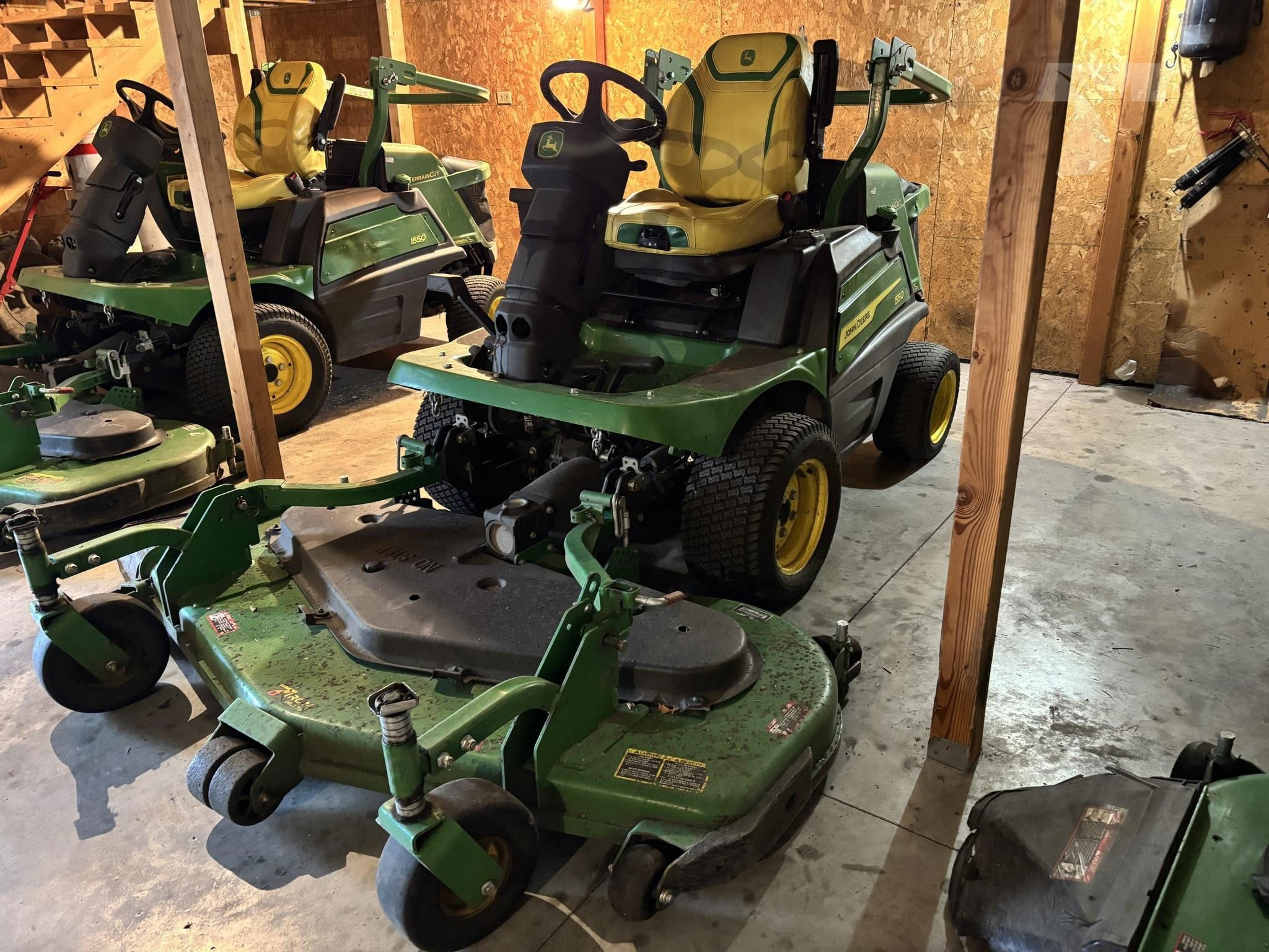 2024 John Deere 1550 Riding Lawn Mower — stock ATE-0107 — photograph 1