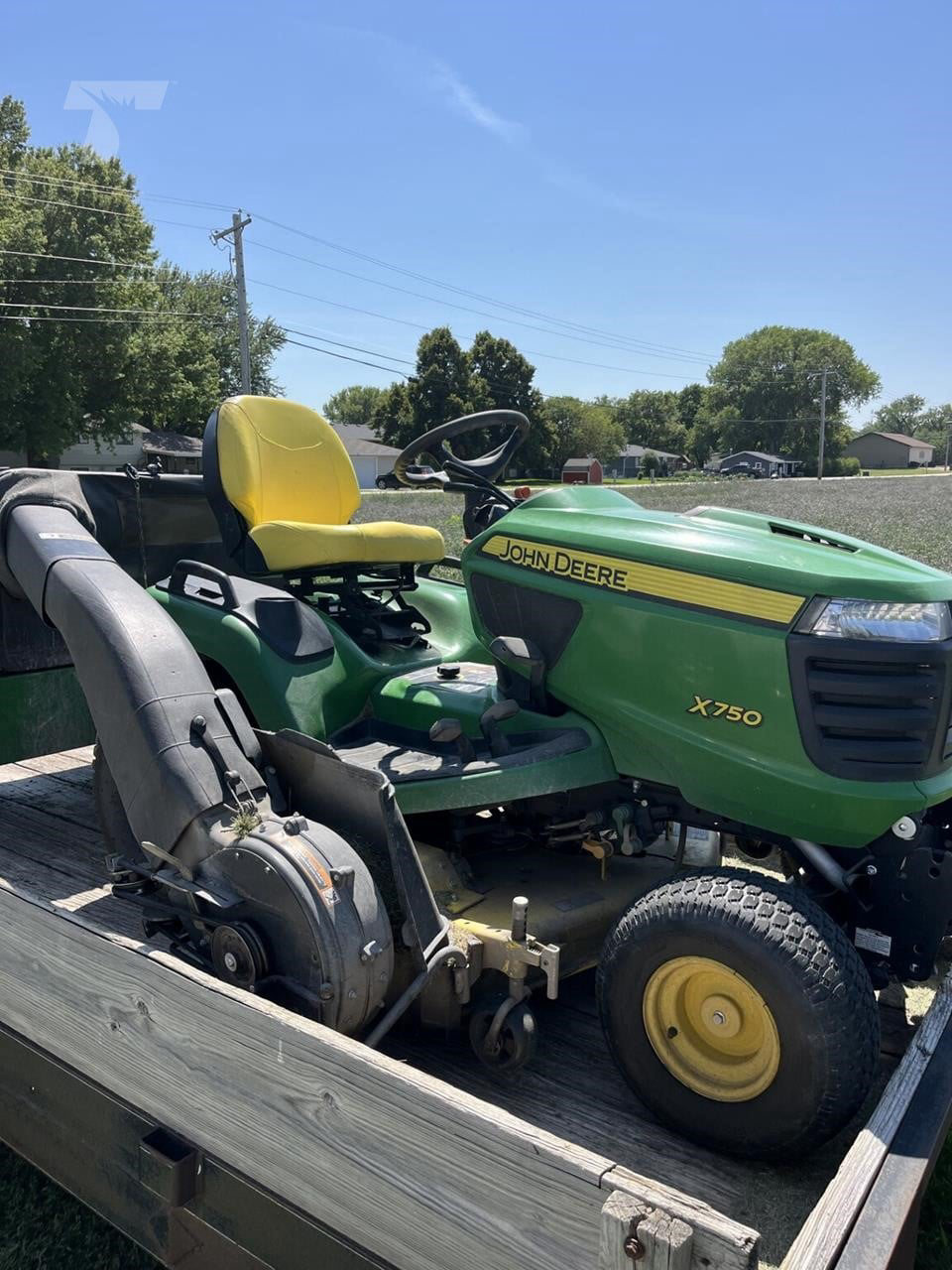 2015 John Deere X750 Riding Lawn Mower — stock ATE-0100 — photograph 1