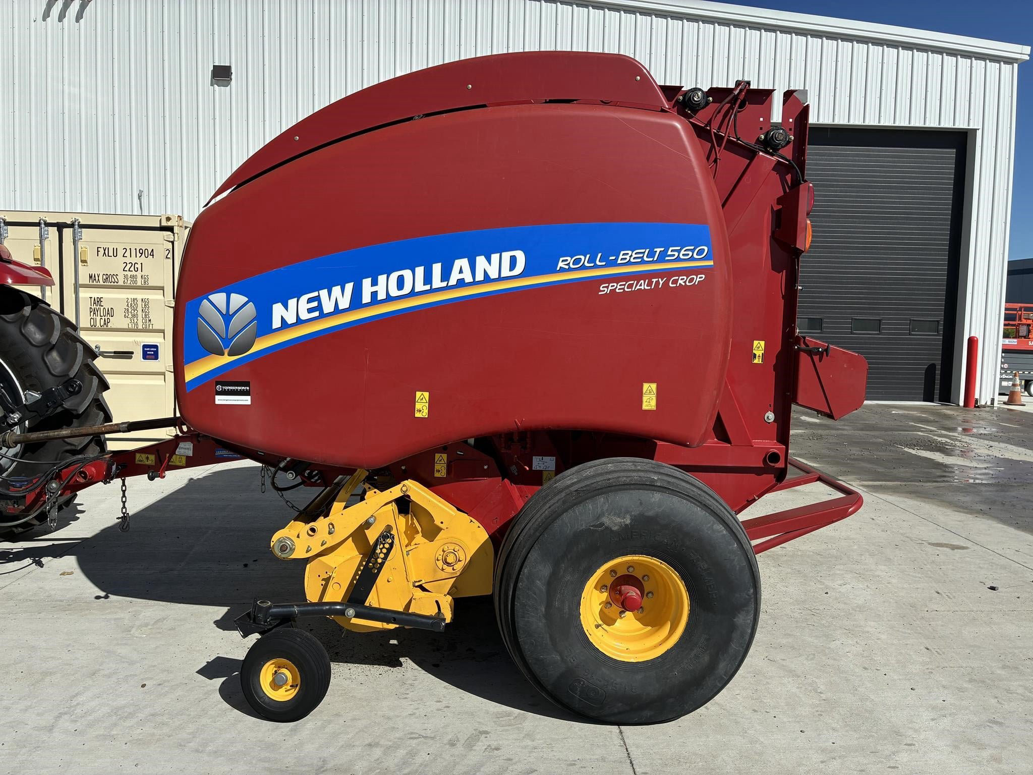 2017 New Holland ROLL-BELT 560 — stock ATE-0051 — photograph 1