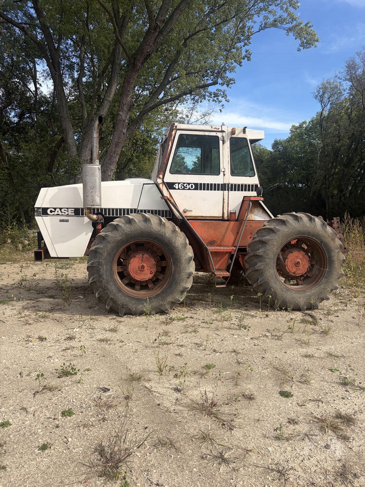 1980 J I Case 4690 — stock ATE-0057 — photograph 1